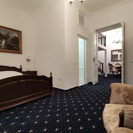 Weiss Little Palace Braşov Esterno foto