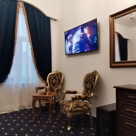 Weiss Little Palace Braşov Esterno foto