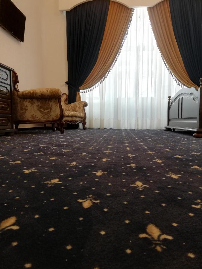 Weiss Little Palace Braşov Esterno foto
