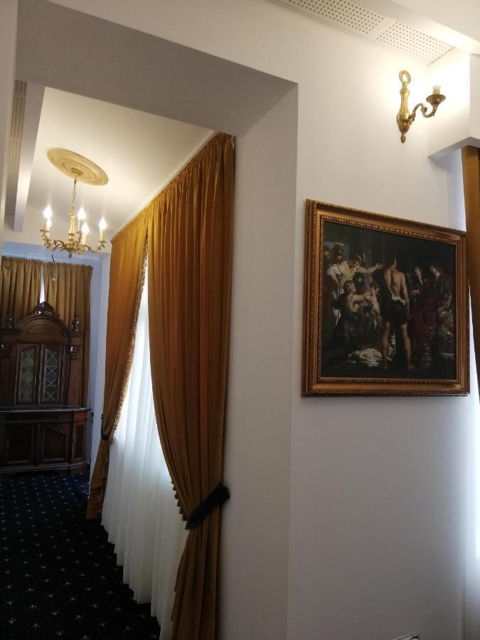 Weiss Little Palace Braşov Esterno foto