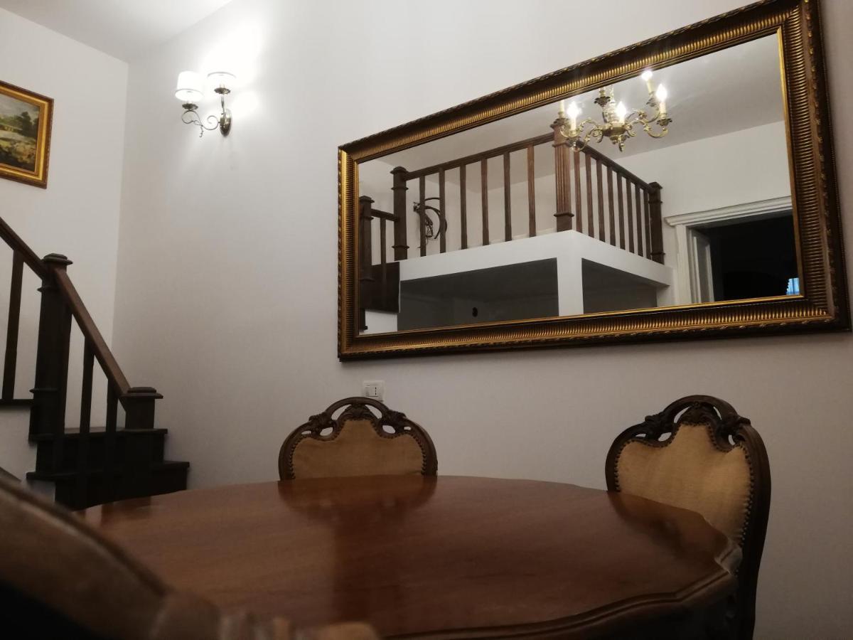 Weiss Little Palace Braşov Esterno foto