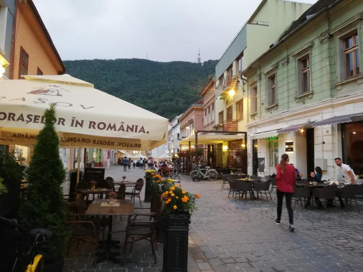 Weiss Little Palace Braşov Esterno foto
