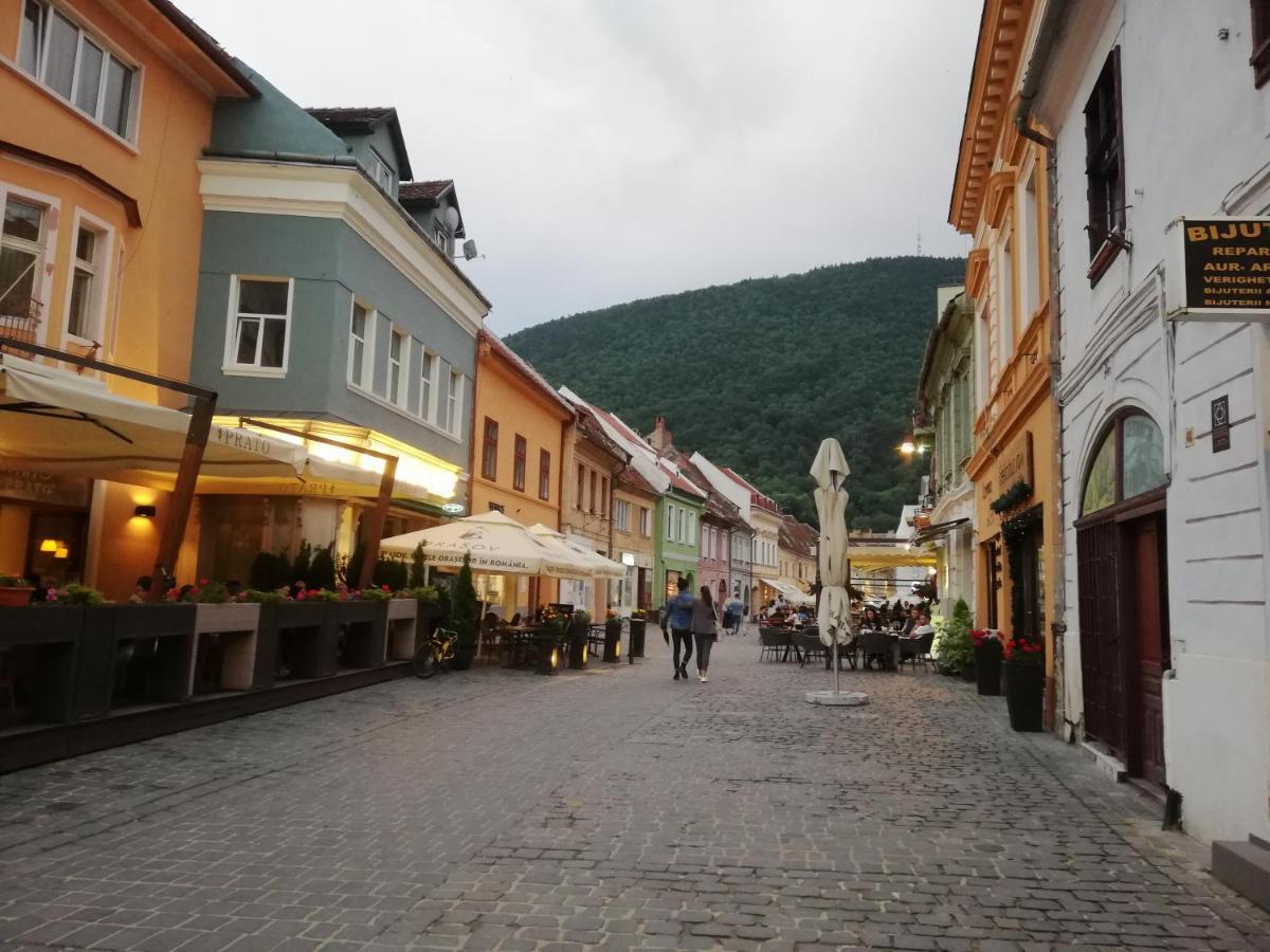 Weiss Little Palace Braşov Esterno foto