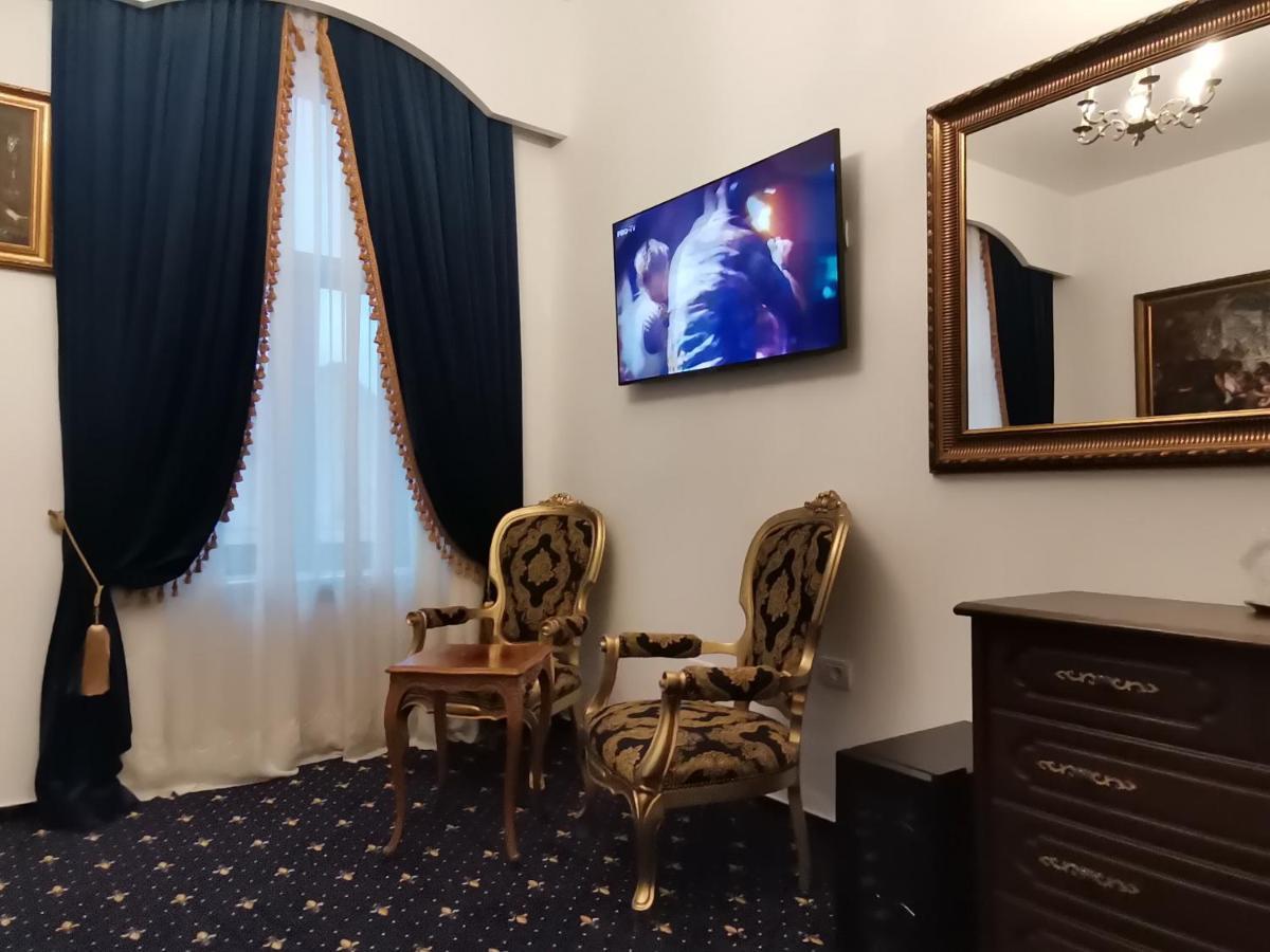 Weiss Little Palace Braşov Esterno foto